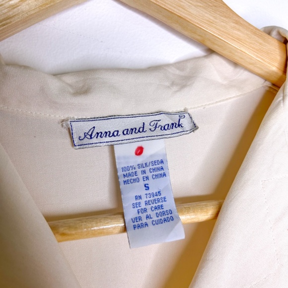 Vintage silk Ivory Anna and Frank button down top - Picture 2 of 5